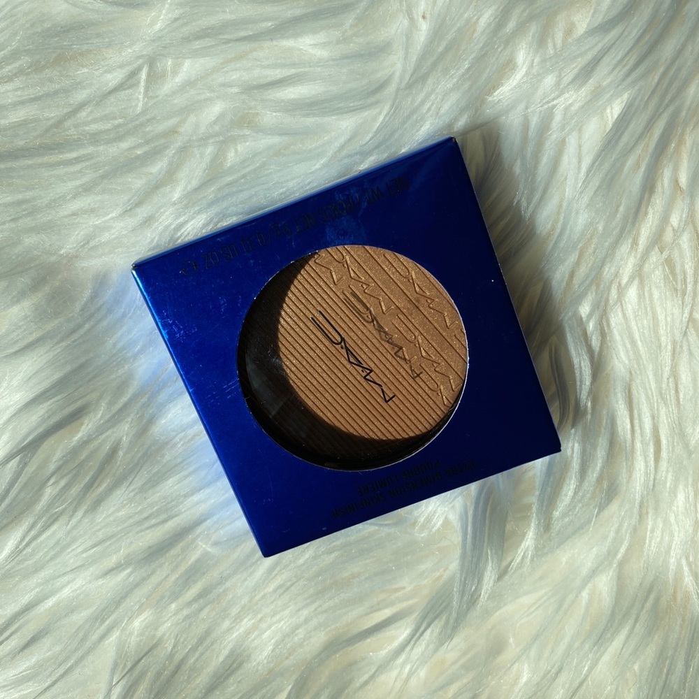 MAC Shaft of Gold Highlighter from Magic of the Night LE Collection - Picture 7 of 9